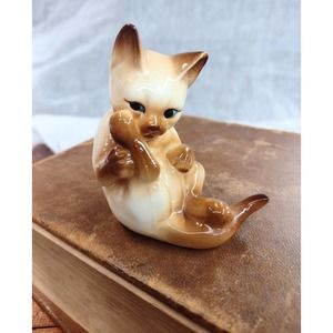 Small Cat Figurine,Tan 3" Glossy Finish,MCM Giftcraft Cat, Korea